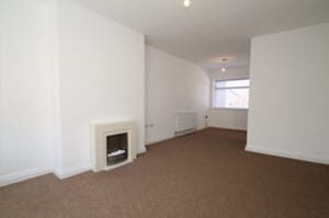 Photo of living room before renovation